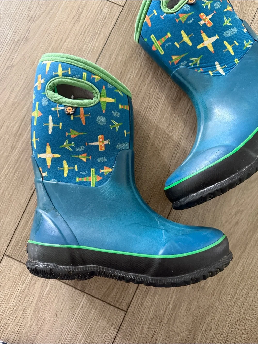 Bogs Kids Classic Plane boots size US 2